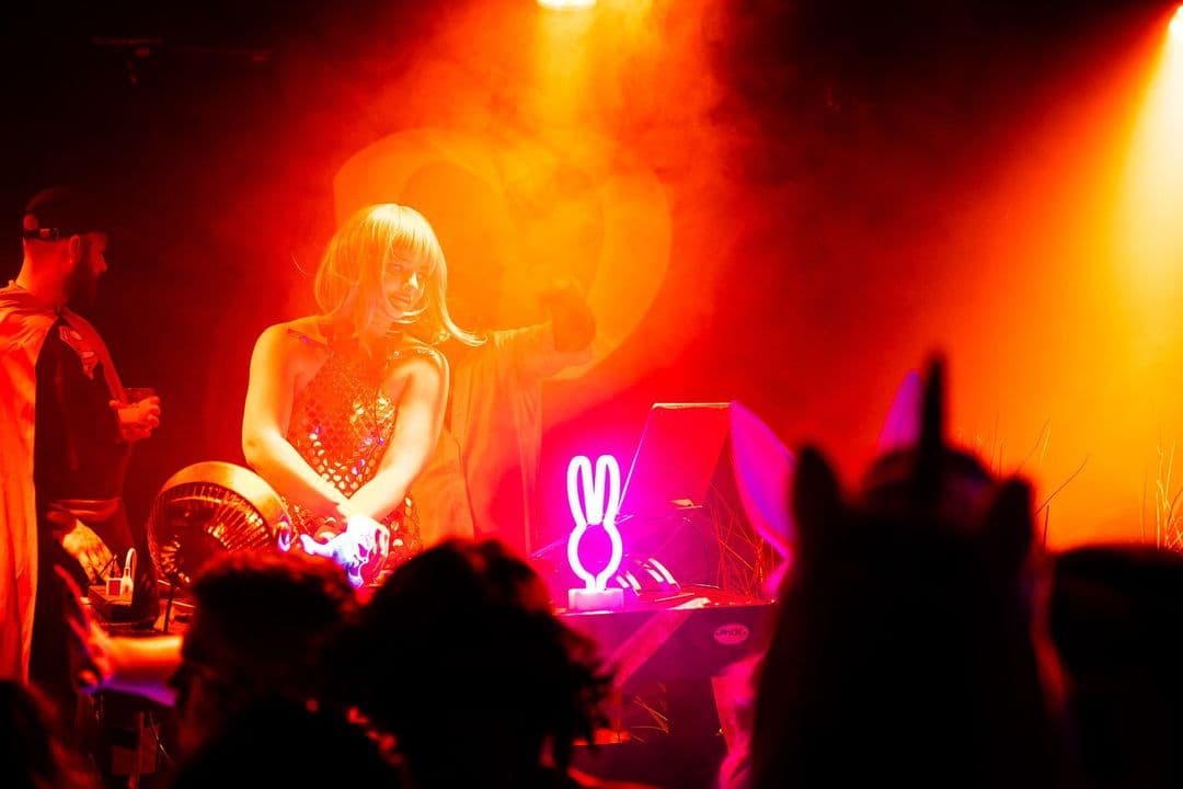 Live DJ